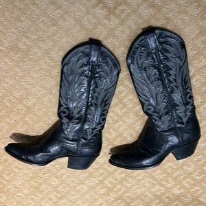 Justin Cowboy Boots!  Great condition.